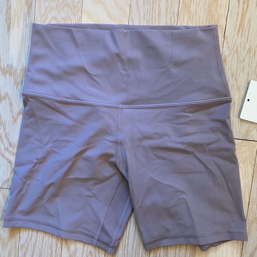 NWT Lululemon Align HR short sz 6 Violet Verbena